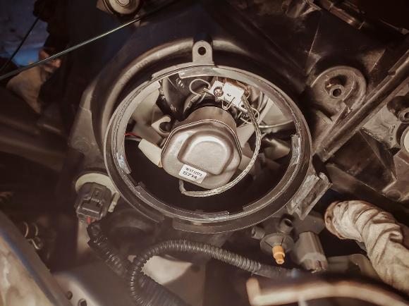 honda FR-V how to replace headlight bulbs