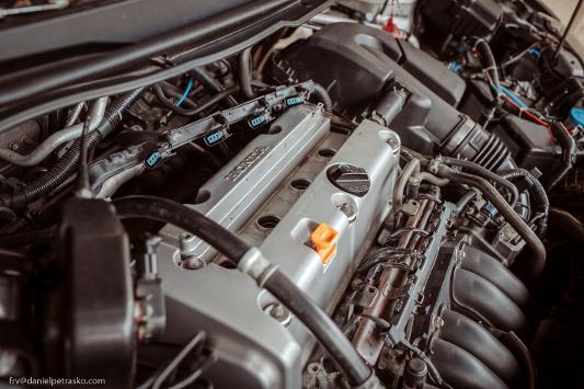 Honda FR-V spark plugs replacement - DENSO KJ20DR-M11