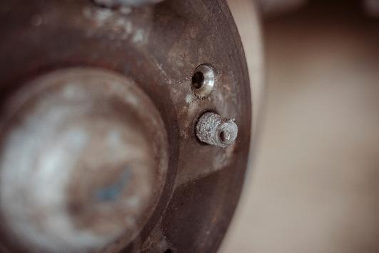 Honda - Wheel stud replacement