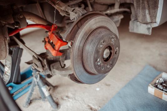 Honda FRV - Wheel stud replacement