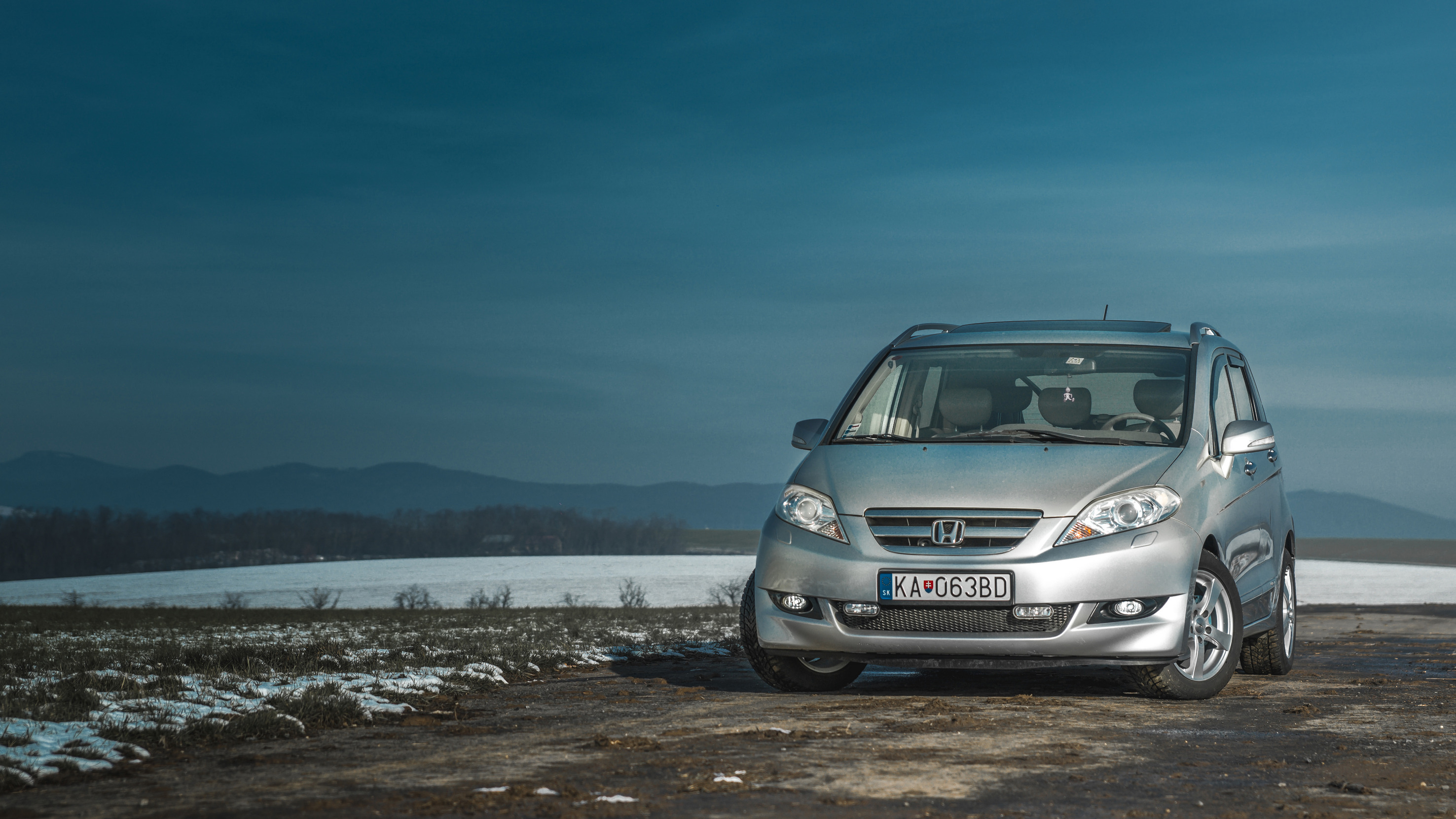 Na predaj pekná Honda FR-V 1.8 benzín